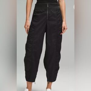 LULULEMON MID RISE RUCHED CROP